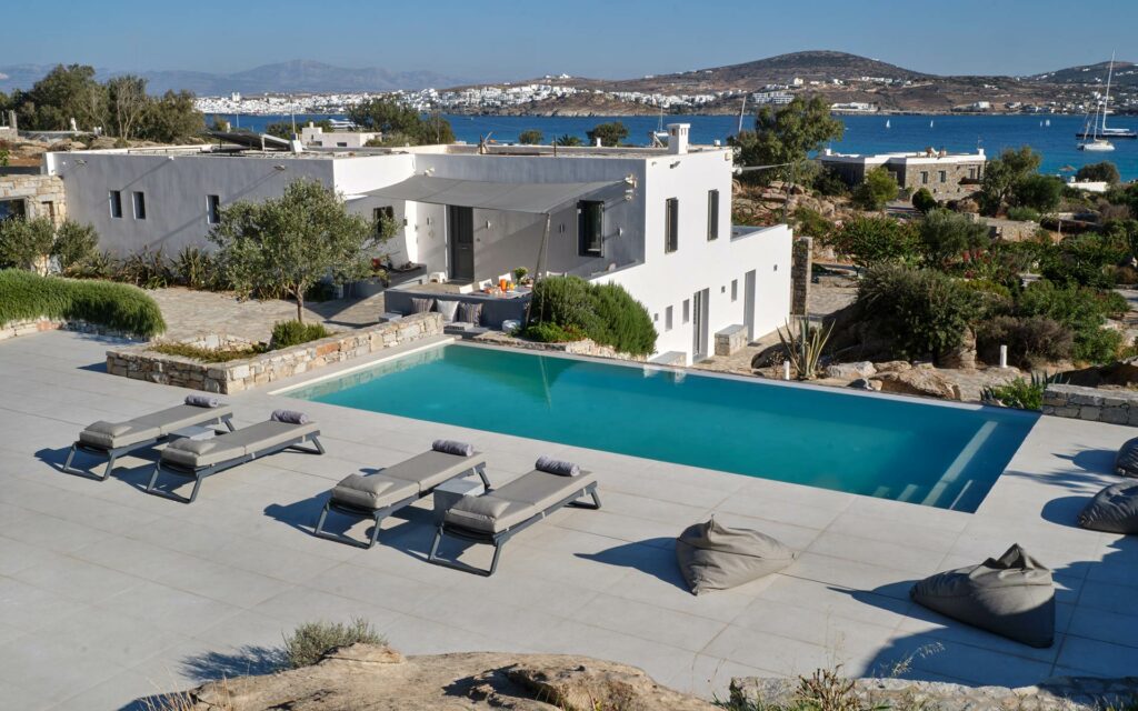 Luxury Villa Rochers in Paros