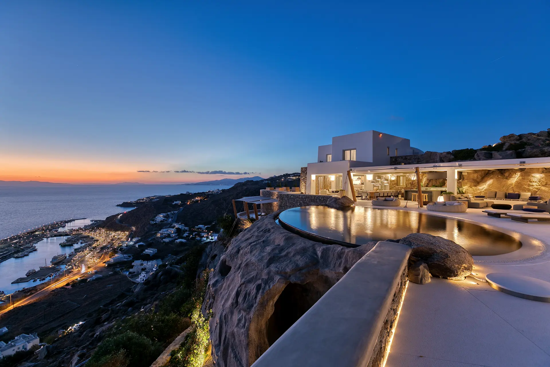 Villas on the edge of the cliff